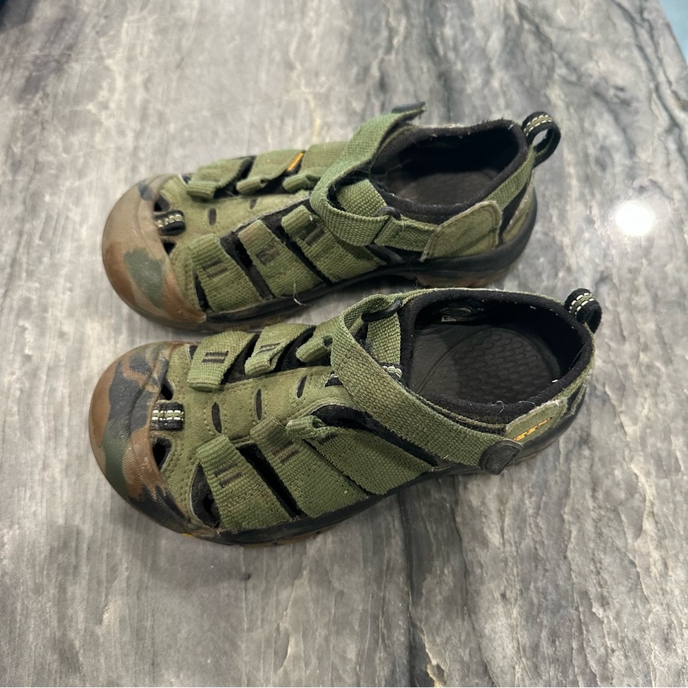 Keen Newport H2 Waterproof Sandals Shoes Kids Toddler Size 13 Green Camouflage